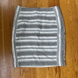 LOFT Monochrome Patterned Pencil Skirt